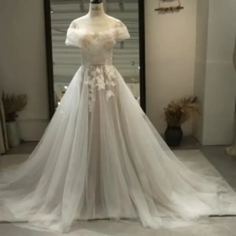 Women's Apparel And Garments Summer Deals Lace Luxury Romance Wedding Gown