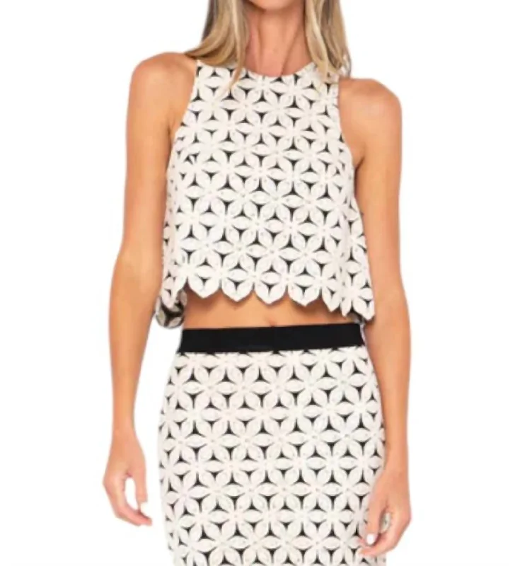 Casual Yet Chic Sales Fallon Top In White/black